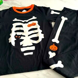 Halloween PJ set size 8 NWOT
